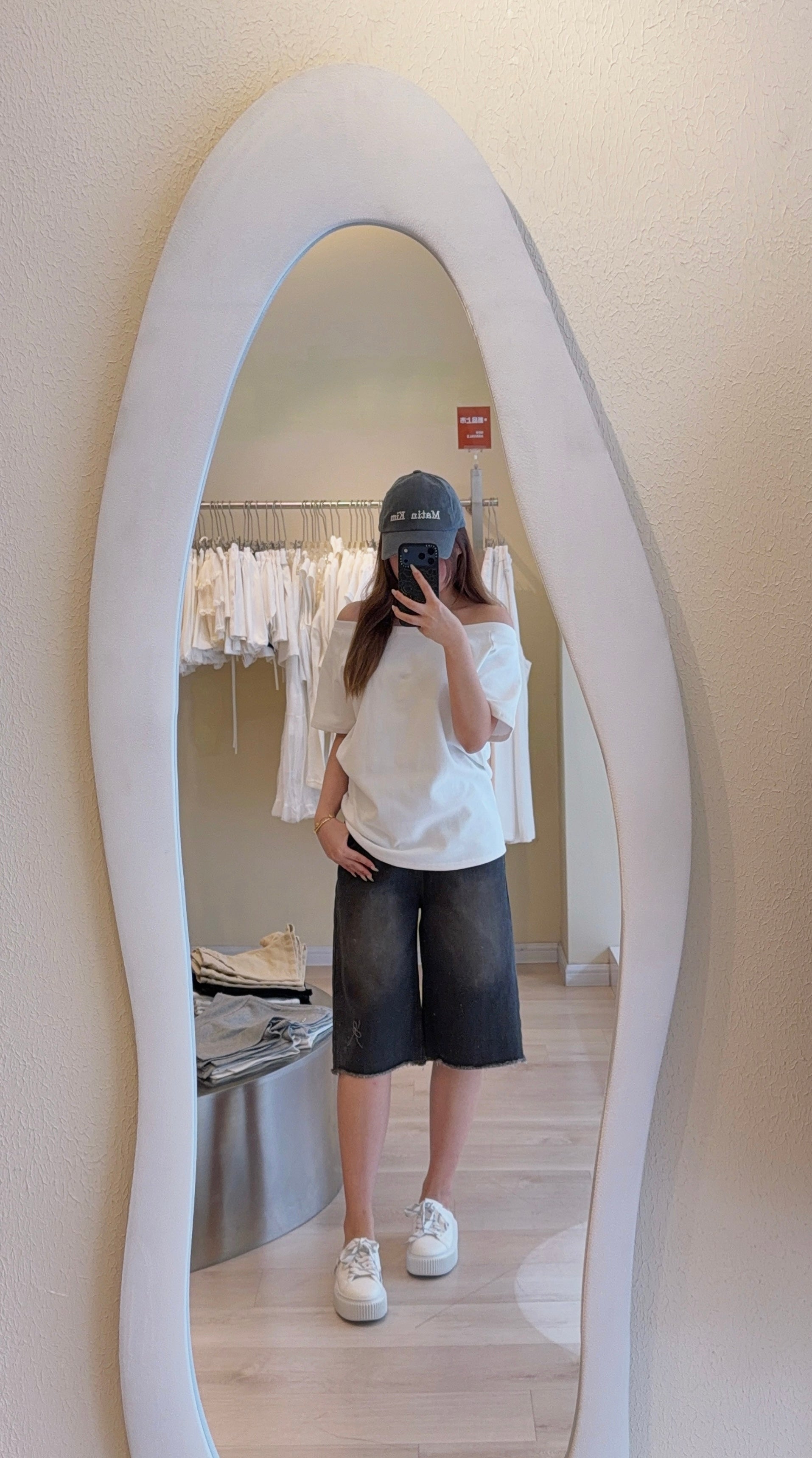 OFF-DUTY TEE
