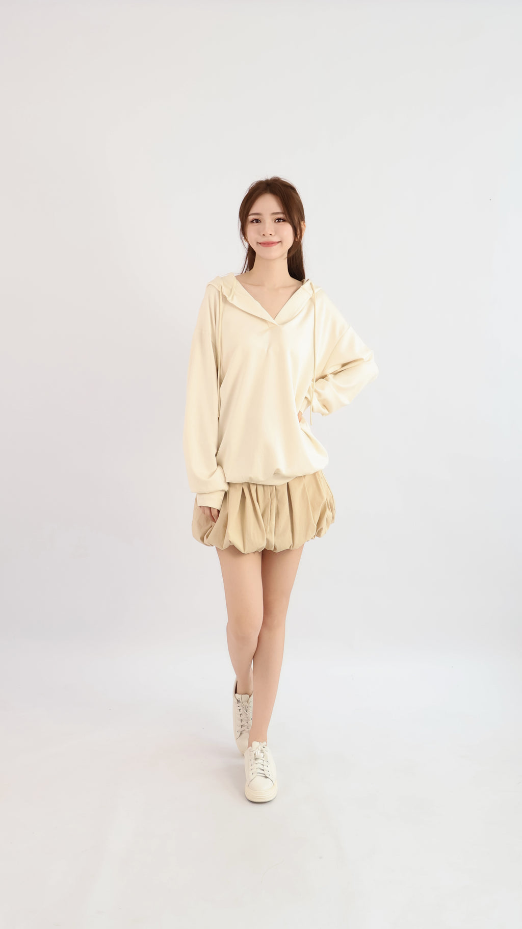 HOODED SWEATER
