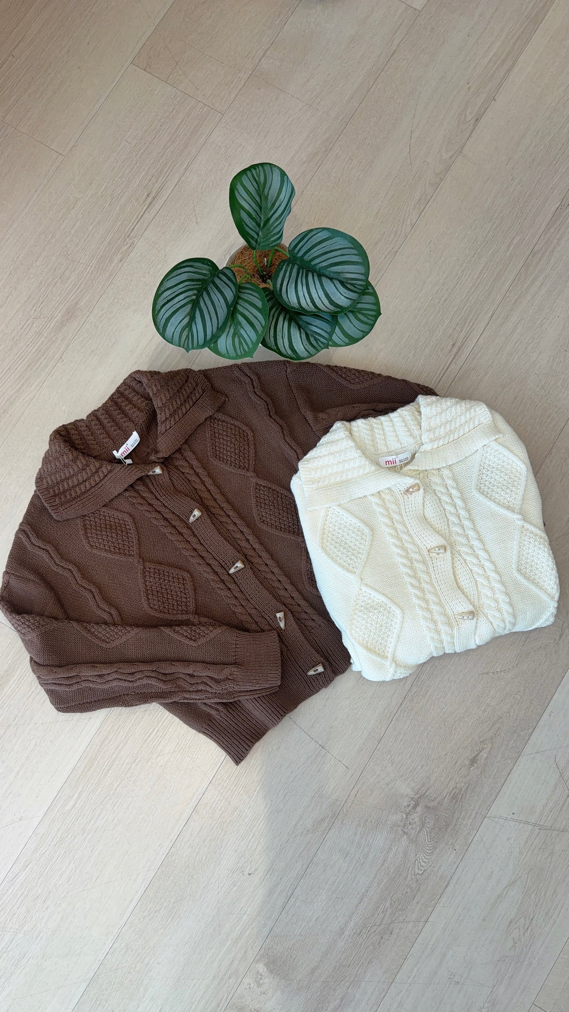 VINTAGE KNIT CARDIGAN