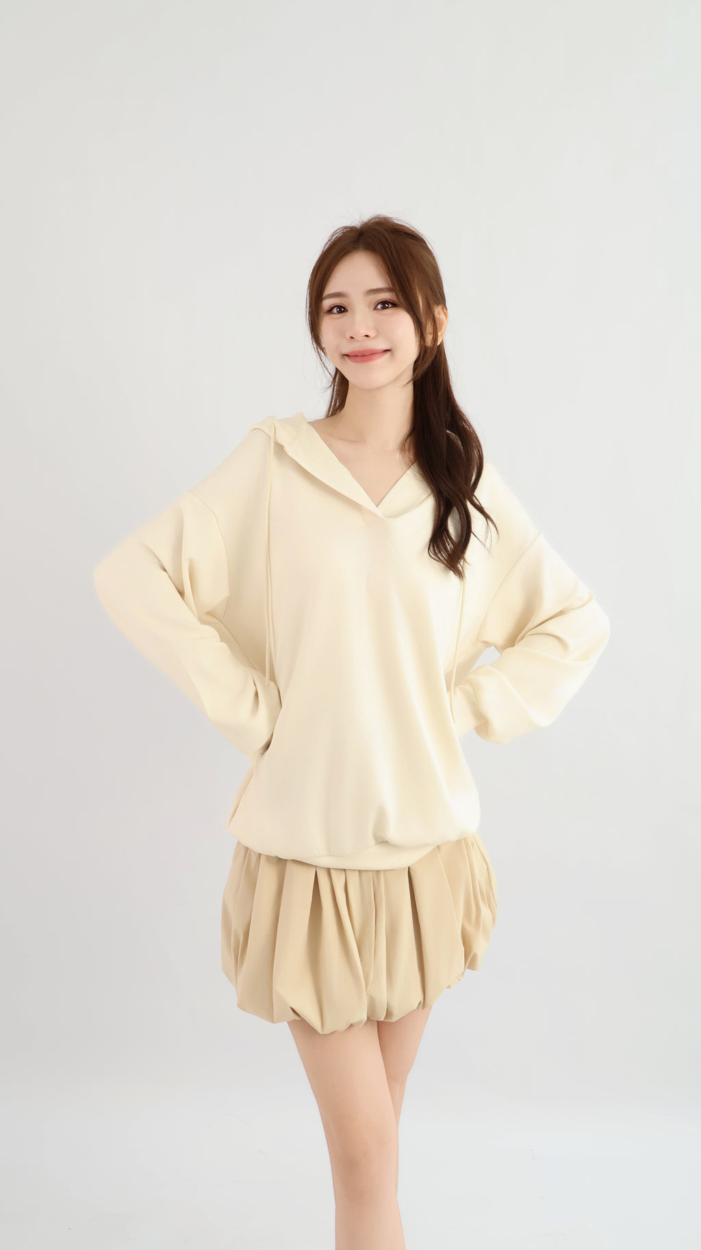 HOODED SWEATER