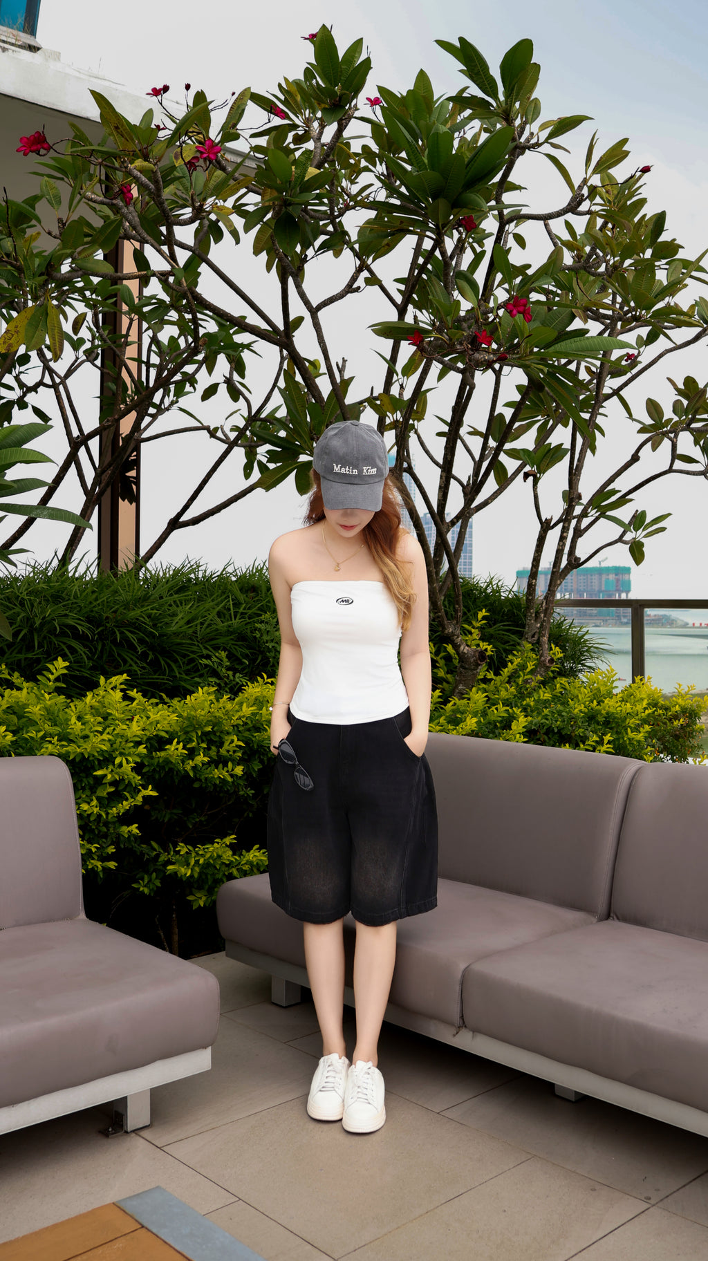 SIGNATURE TUBE TOP