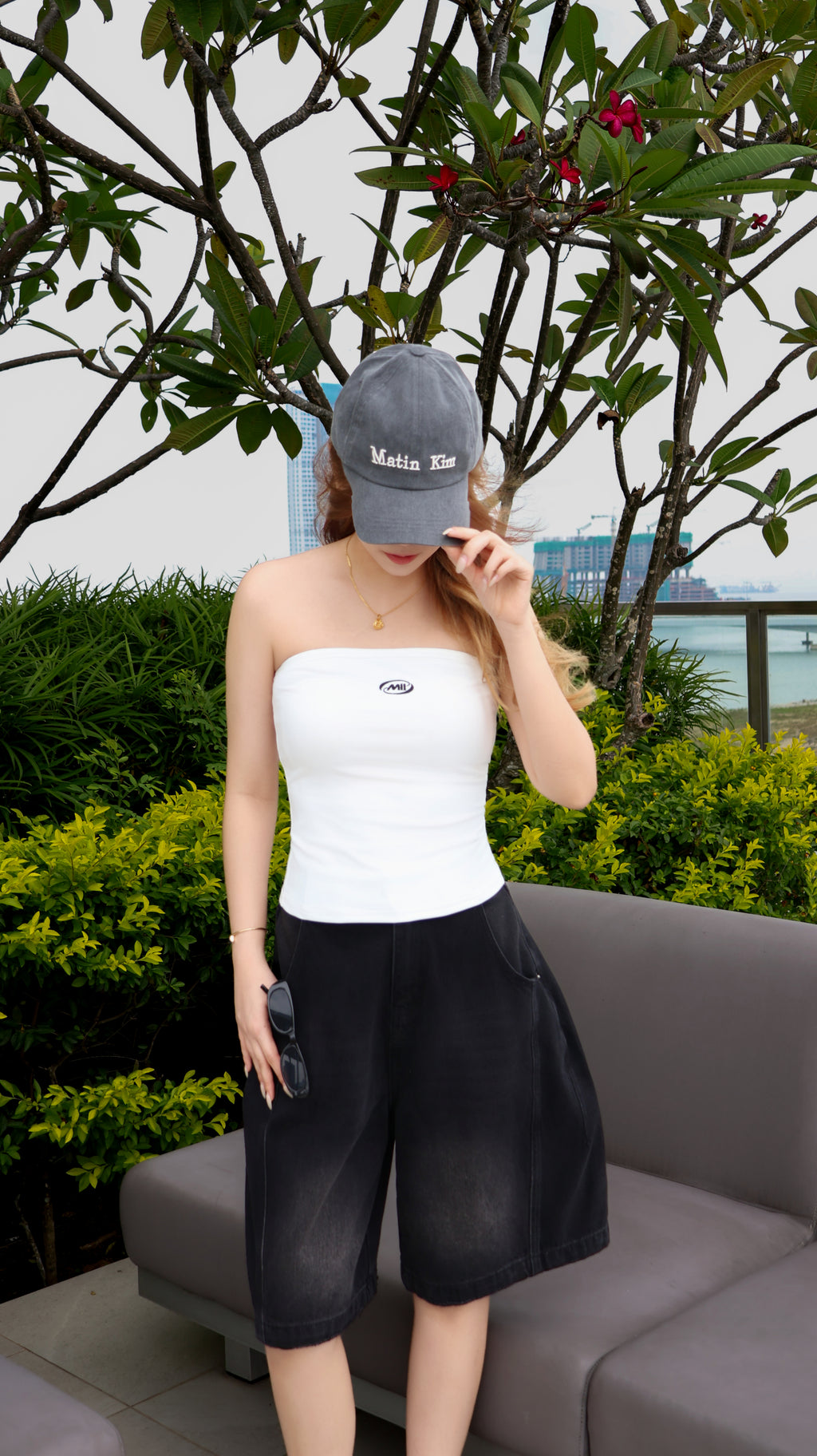 SIGNATURE TUBE TOP