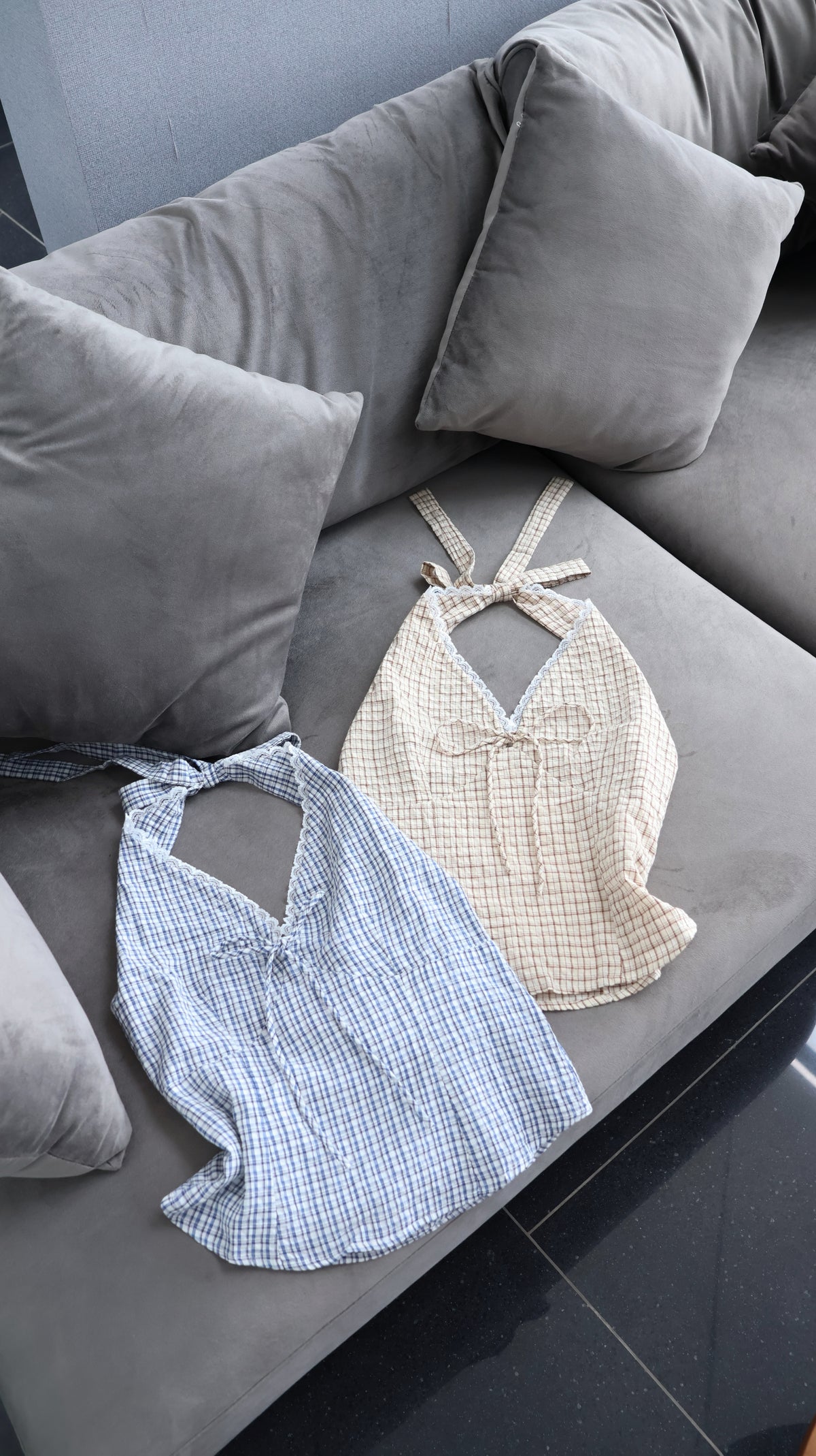 PICNIC HALTER TOP