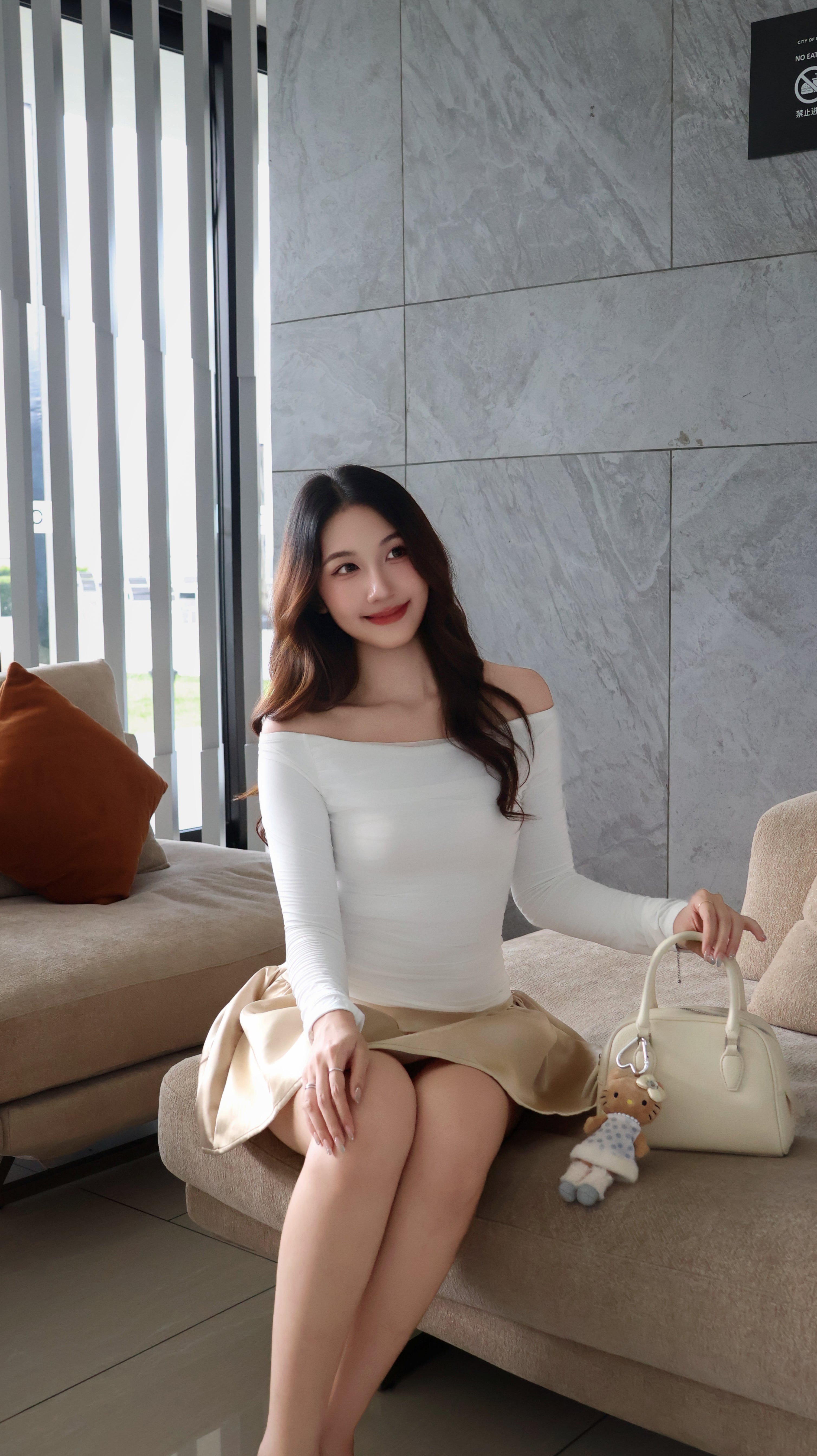 VEIL OFF SHOULDER TOP