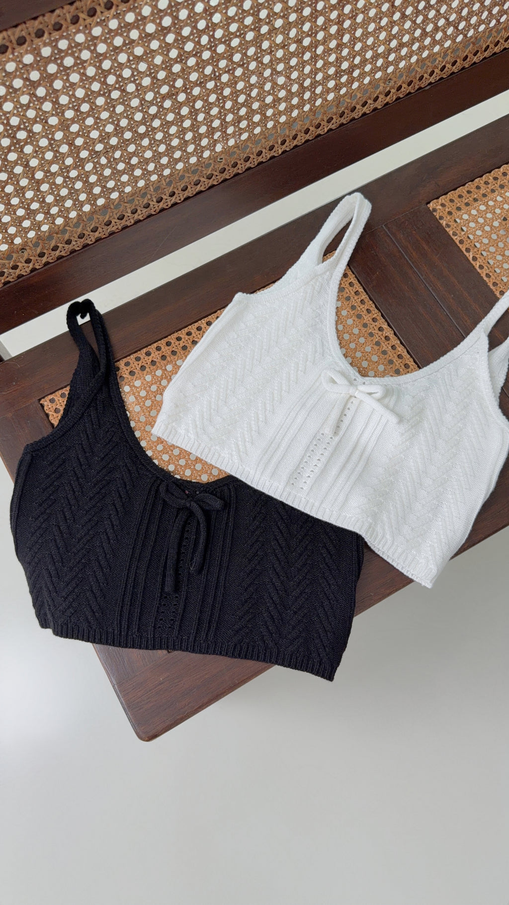 KNIT TOP