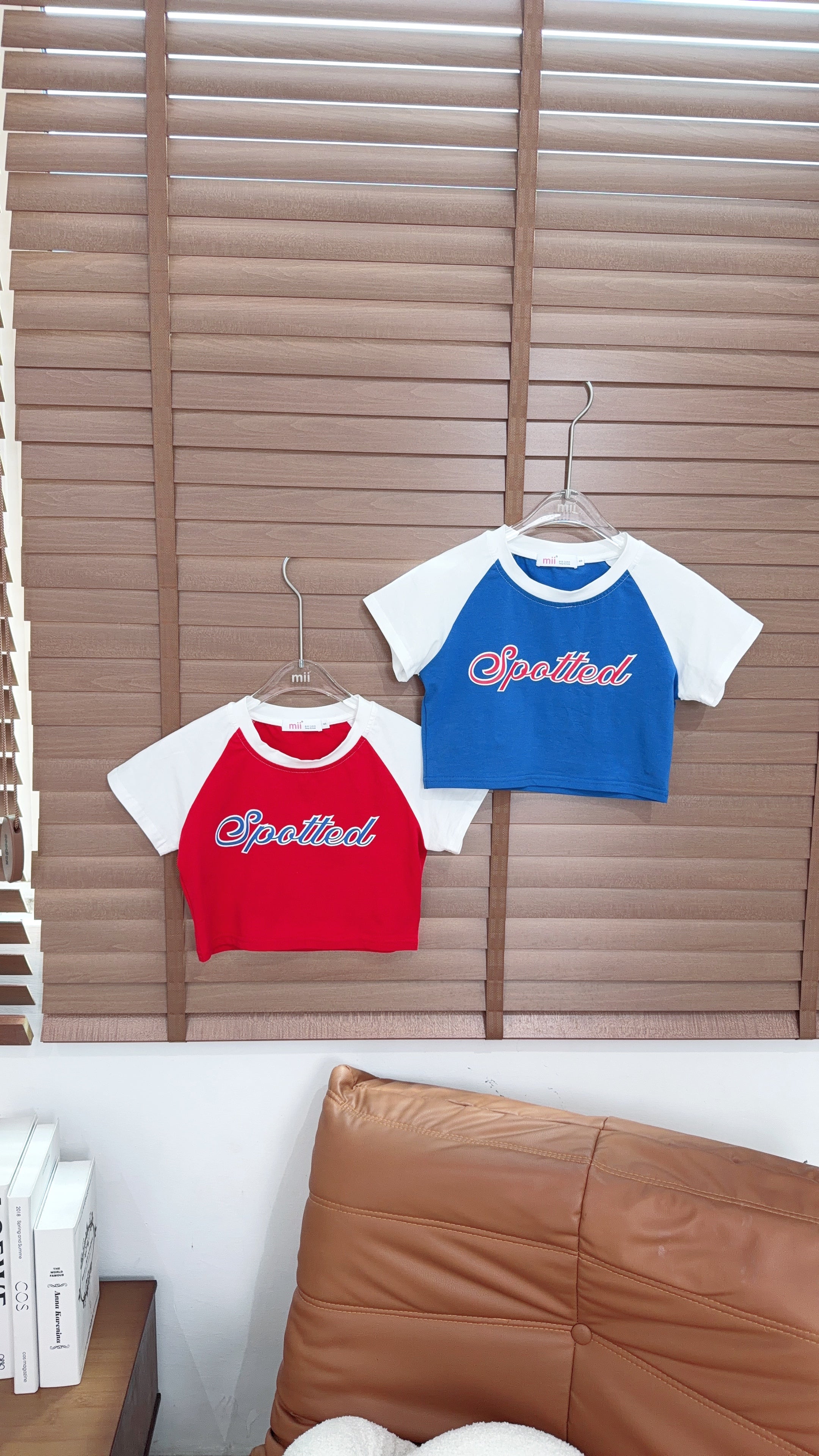 VARSITY CROP TEE