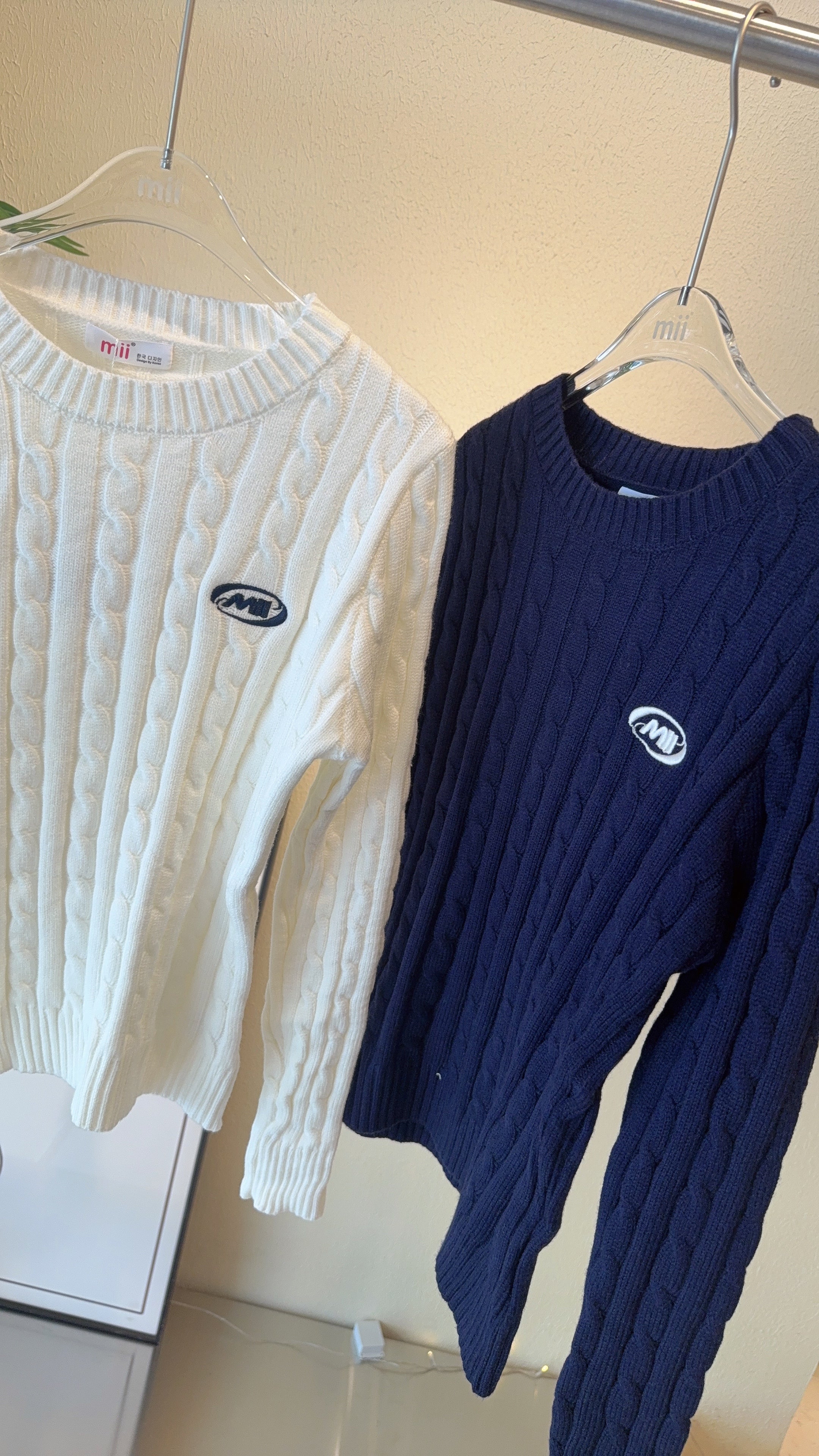 KNIT TOP