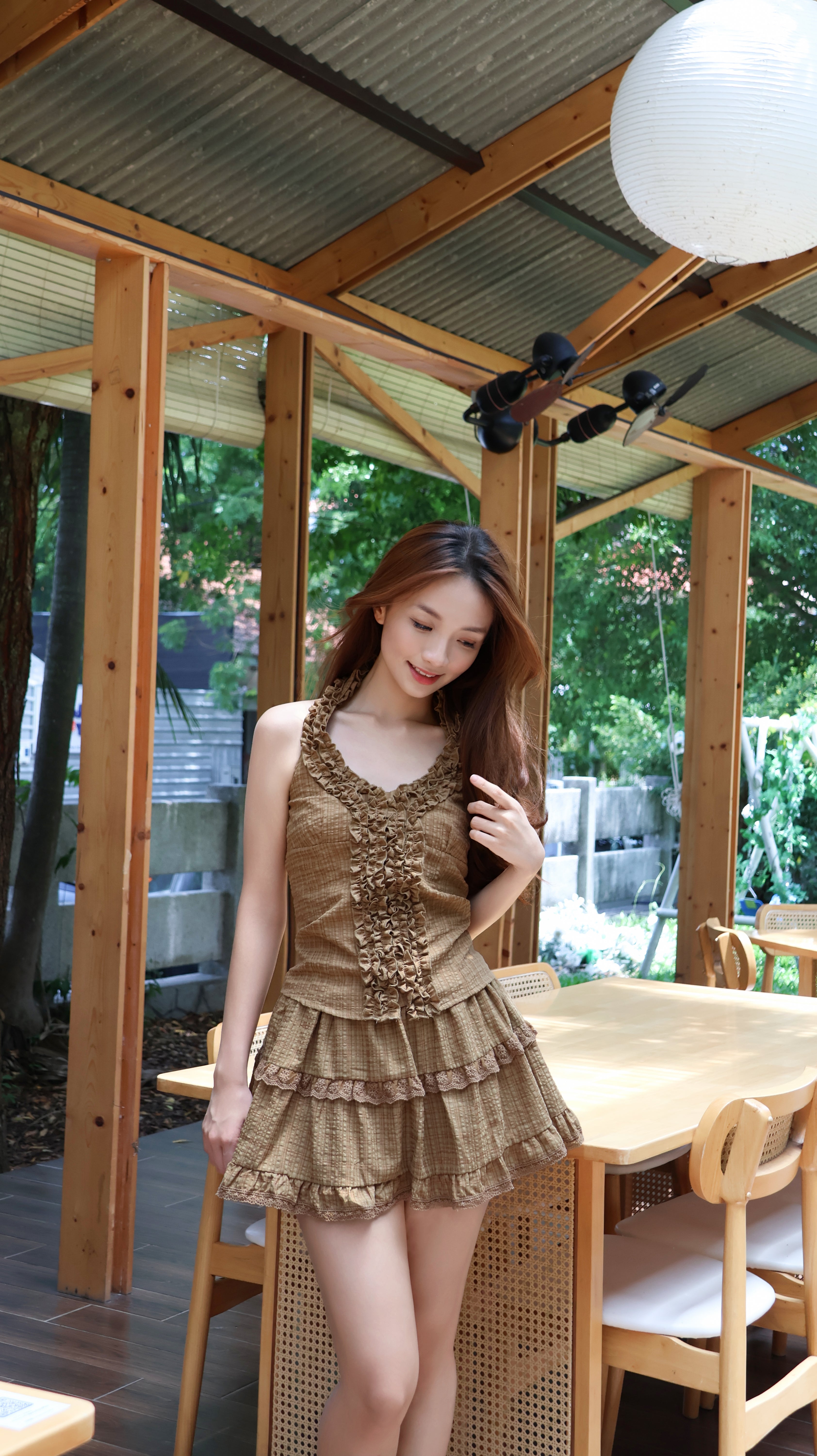 CARAMEL RUFFLE TOP