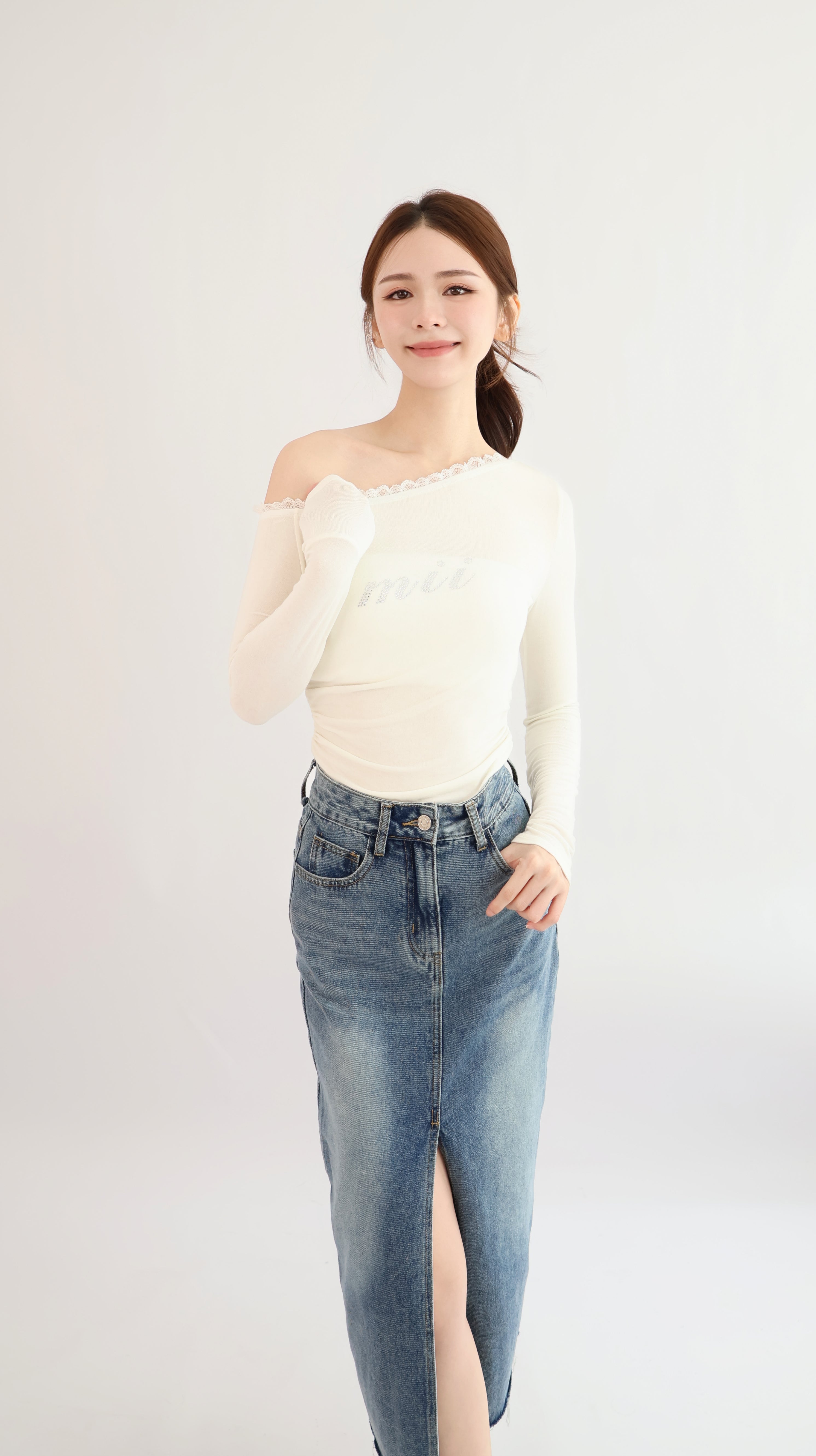 OFF SHOULDER TOP
