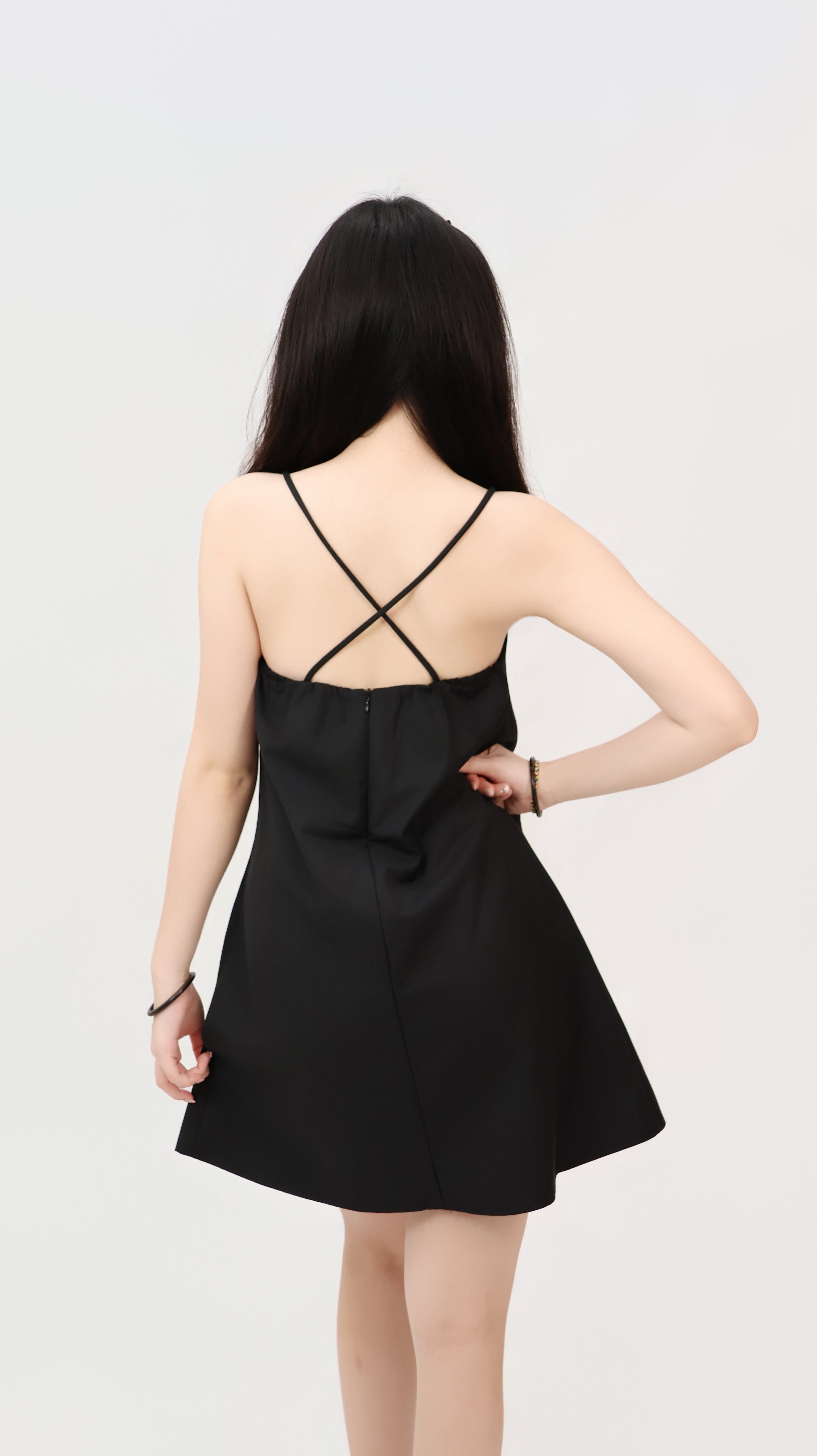 CLEAN FIT SLIP DRESS