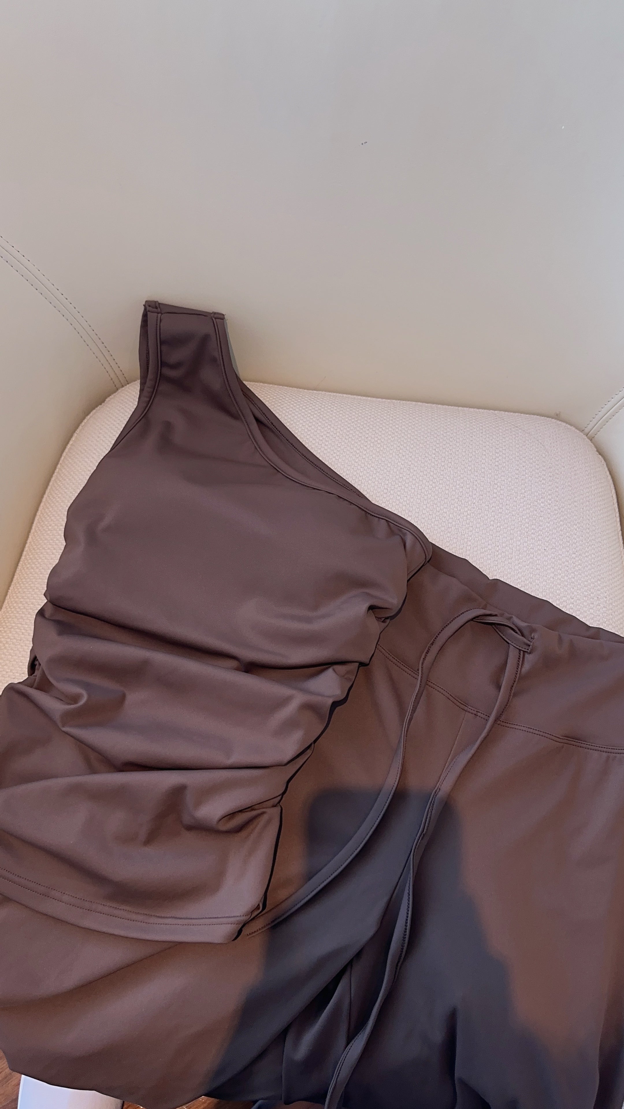 CONTOUR ONE SHOULDER TOP