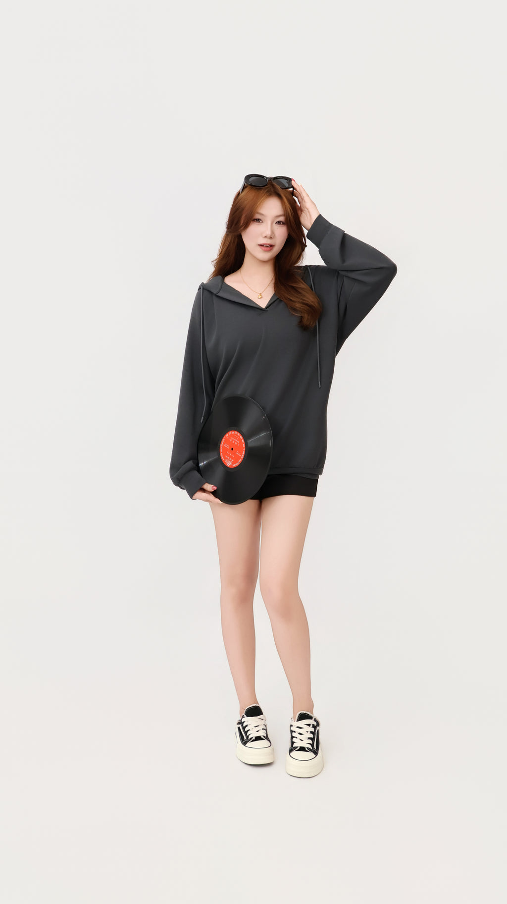 HOODED SWEATER