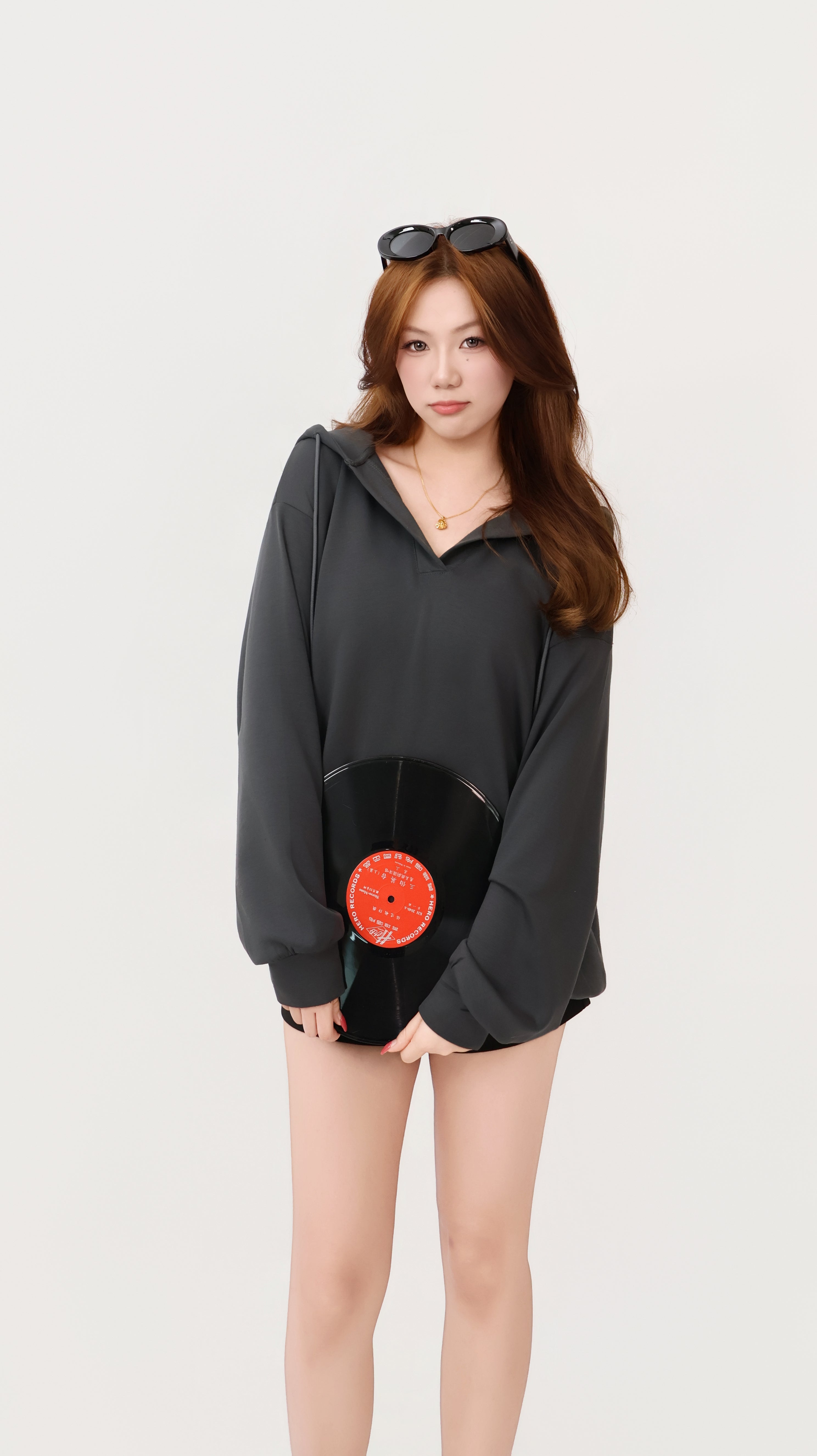 HOODED SWEATER
