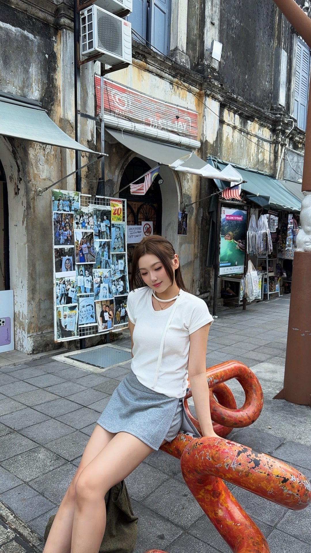 LUNA TIE TEE