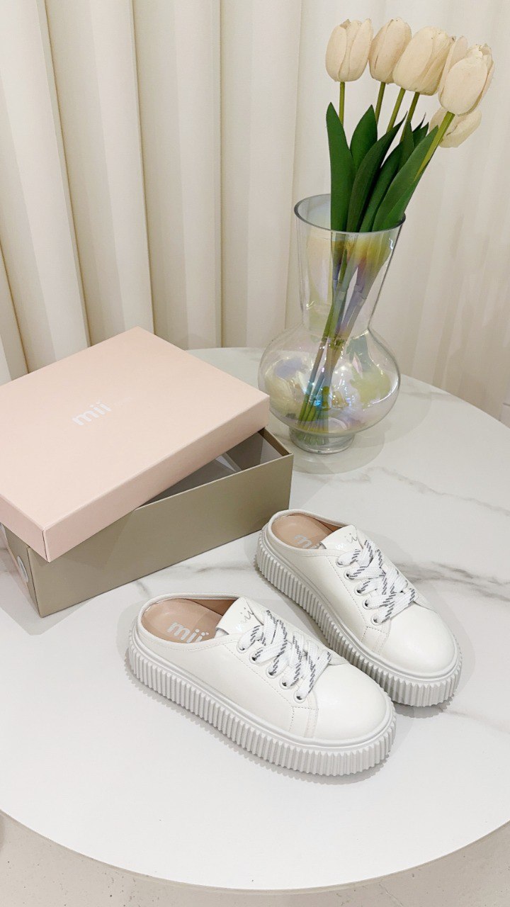 PURE MORE SLIP ON